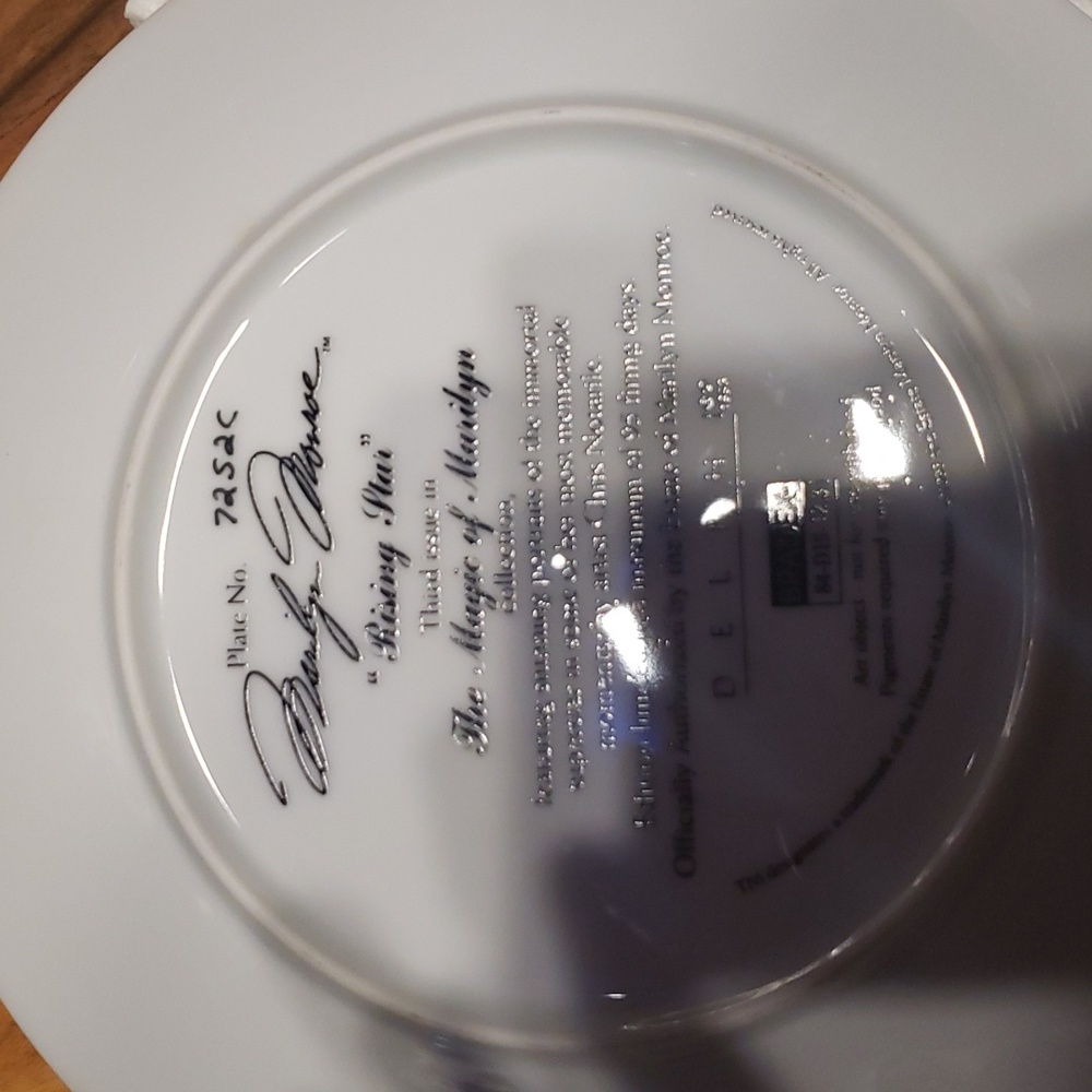 Marilyn Monroe Plates Rising Star and Stopping Traffic-Orig Box Cert of Auth - Picture 5 of 7